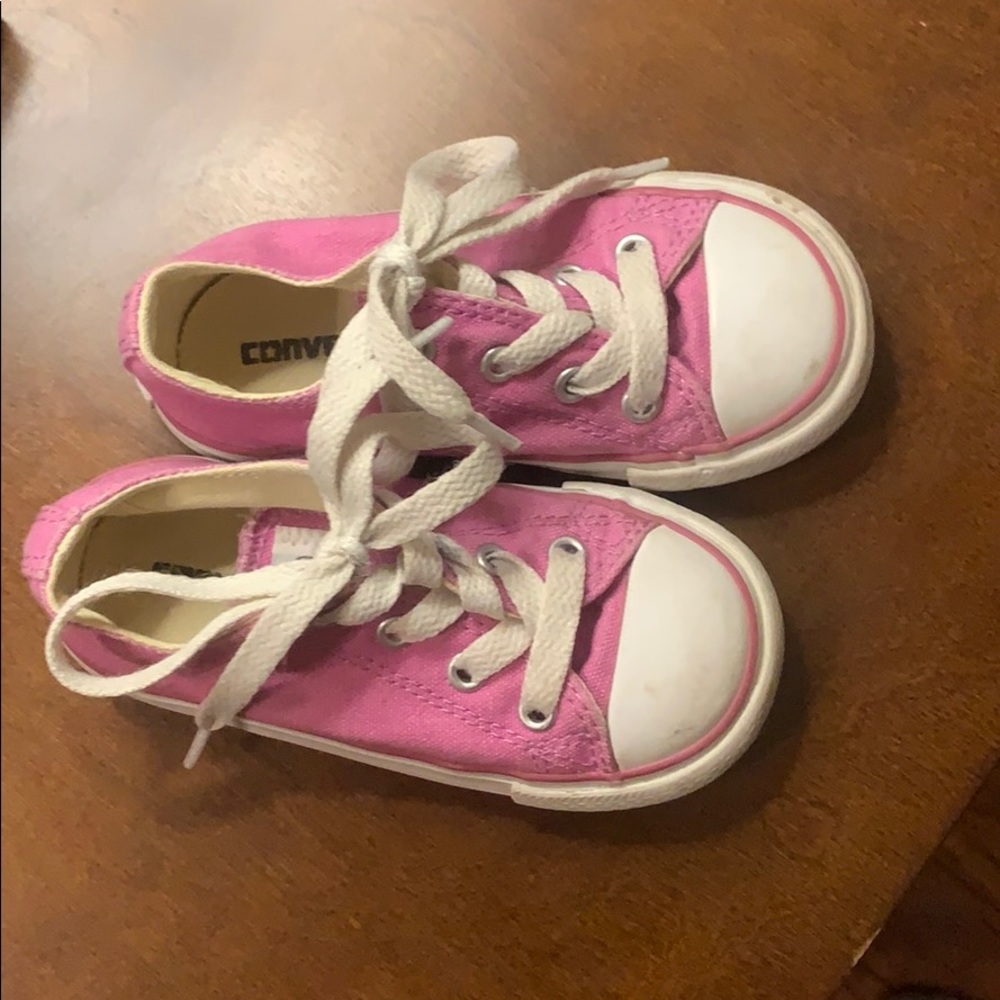 Converse size 7